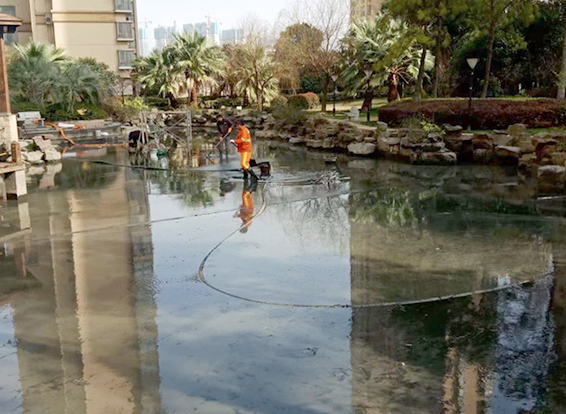 衢江景观池淤泥清理